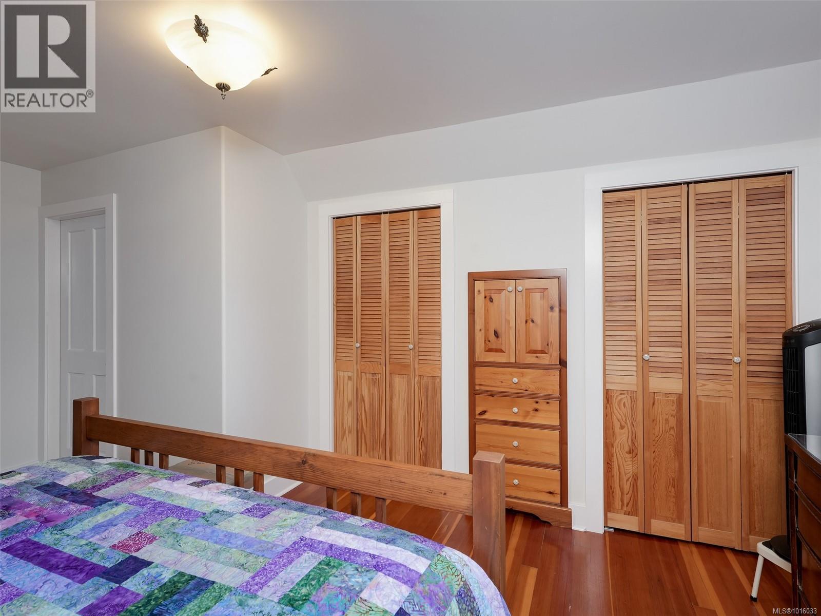 576 Obed Avenue, Saanich