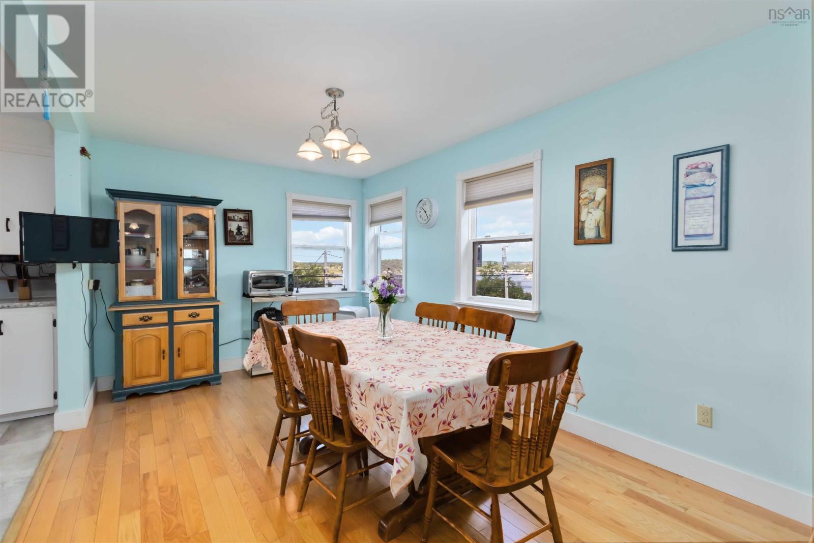 Property 12 of 34 of 61 Hospital Road