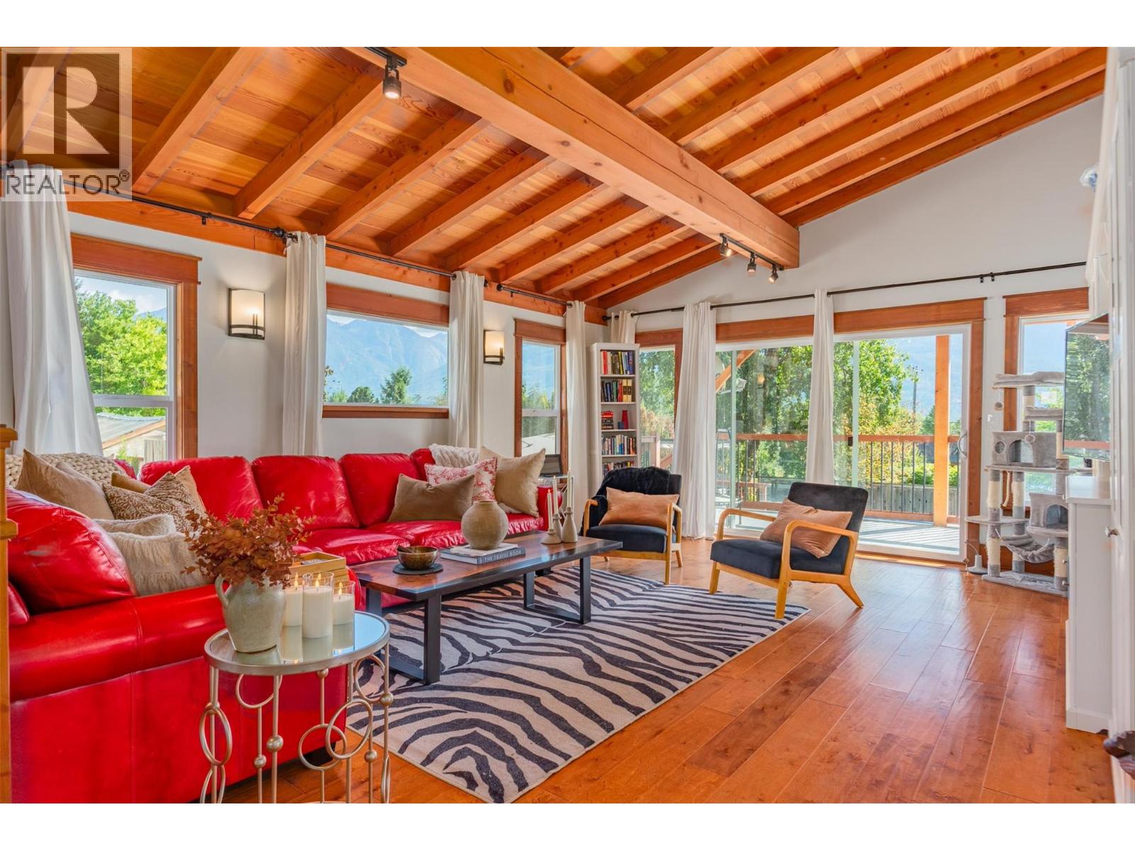 422 VIEW Street, Kaslo