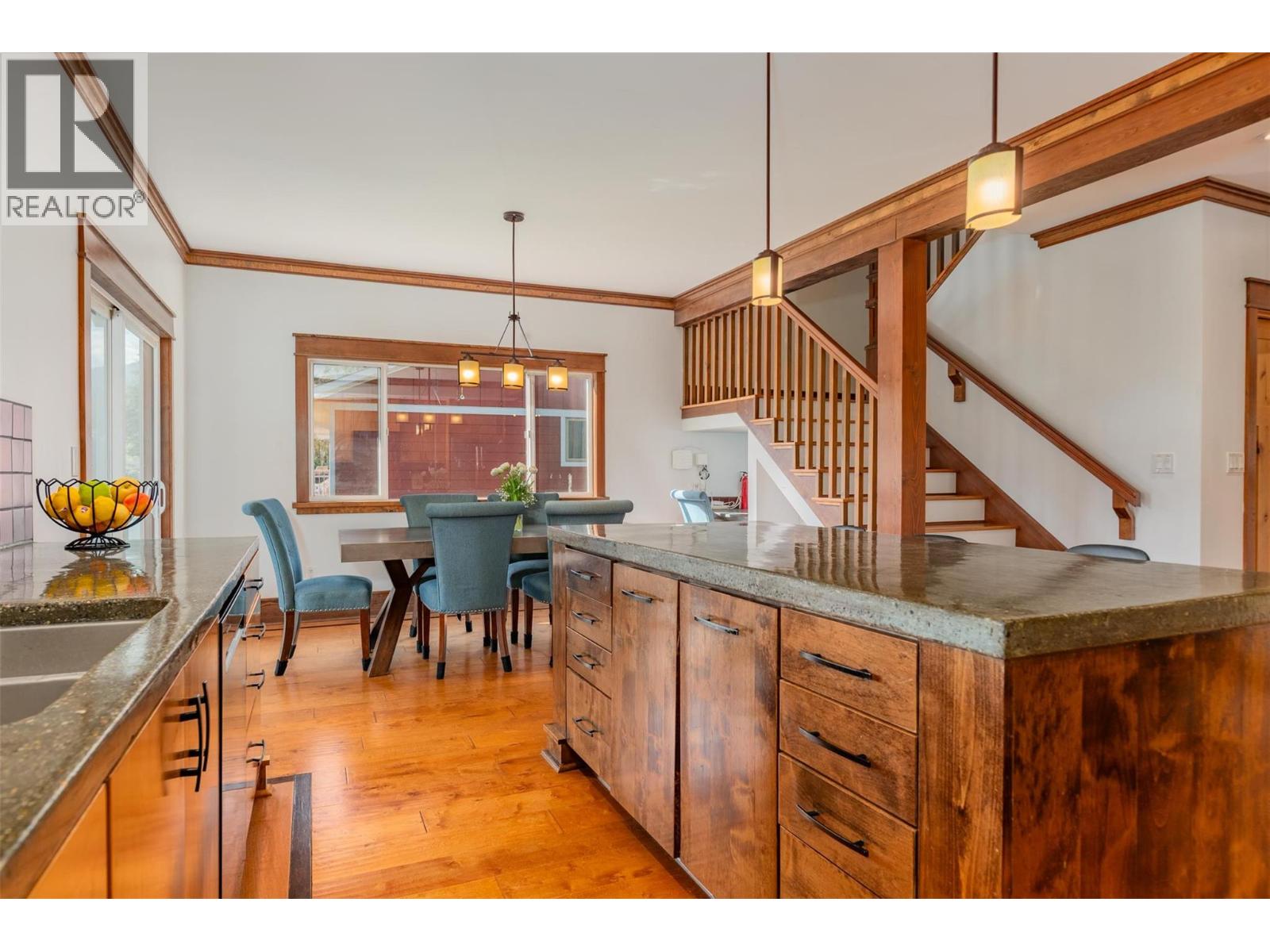 422 VIEW Street, Kaslo