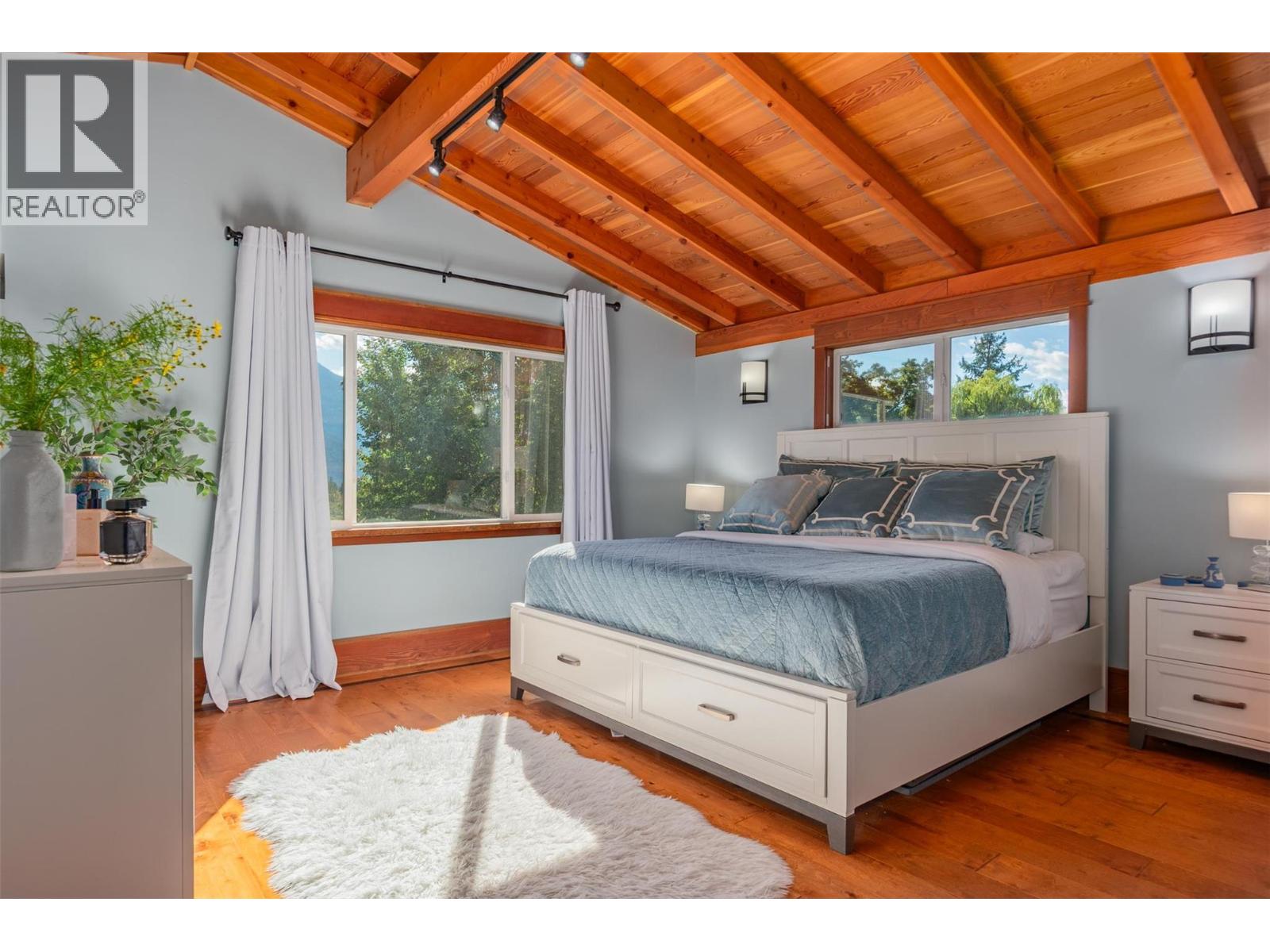 422 VIEW Street, Kaslo