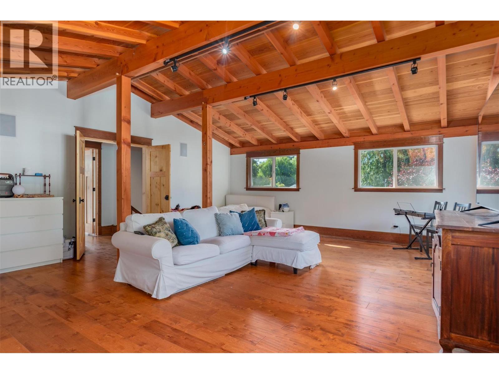 422 VIEW Street, Kaslo