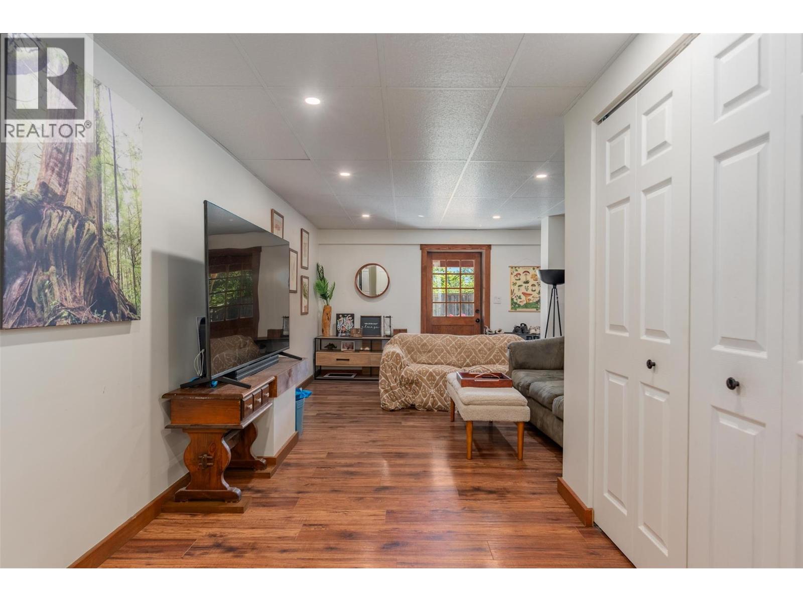 422 VIEW Street, Kaslo