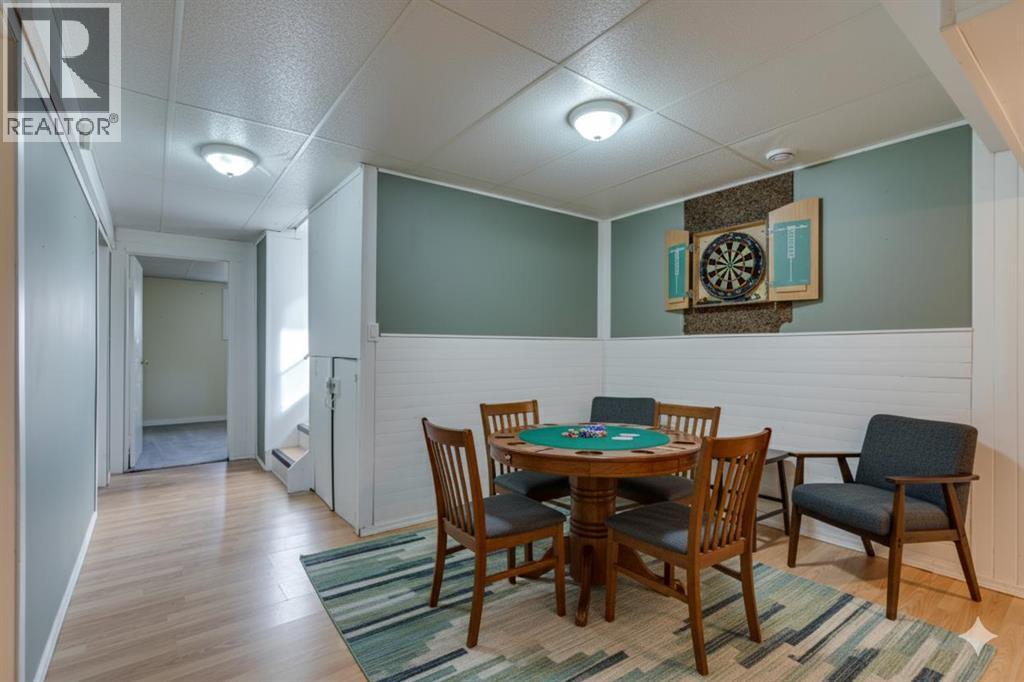 Single Family House Bi-level for Sale in  Sunbank Way SE Sundance Calgary 