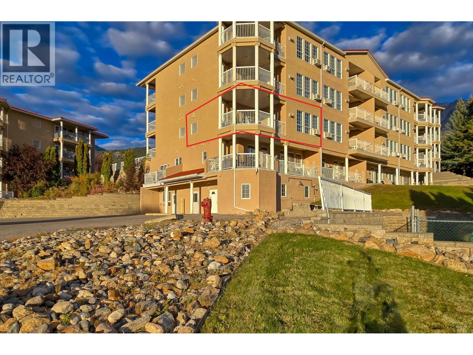 5052 Riverview Road, Fairmont Hot Springs - Exteriors - Photo 2