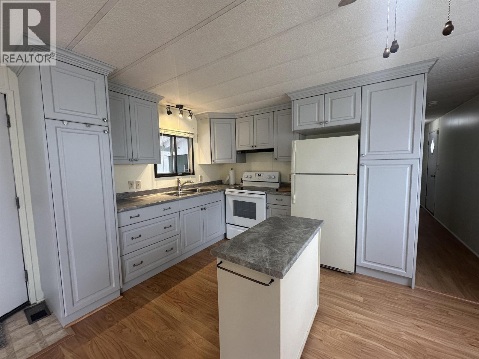 5 1700 S BROADWAY AVENUE, Williams Lake