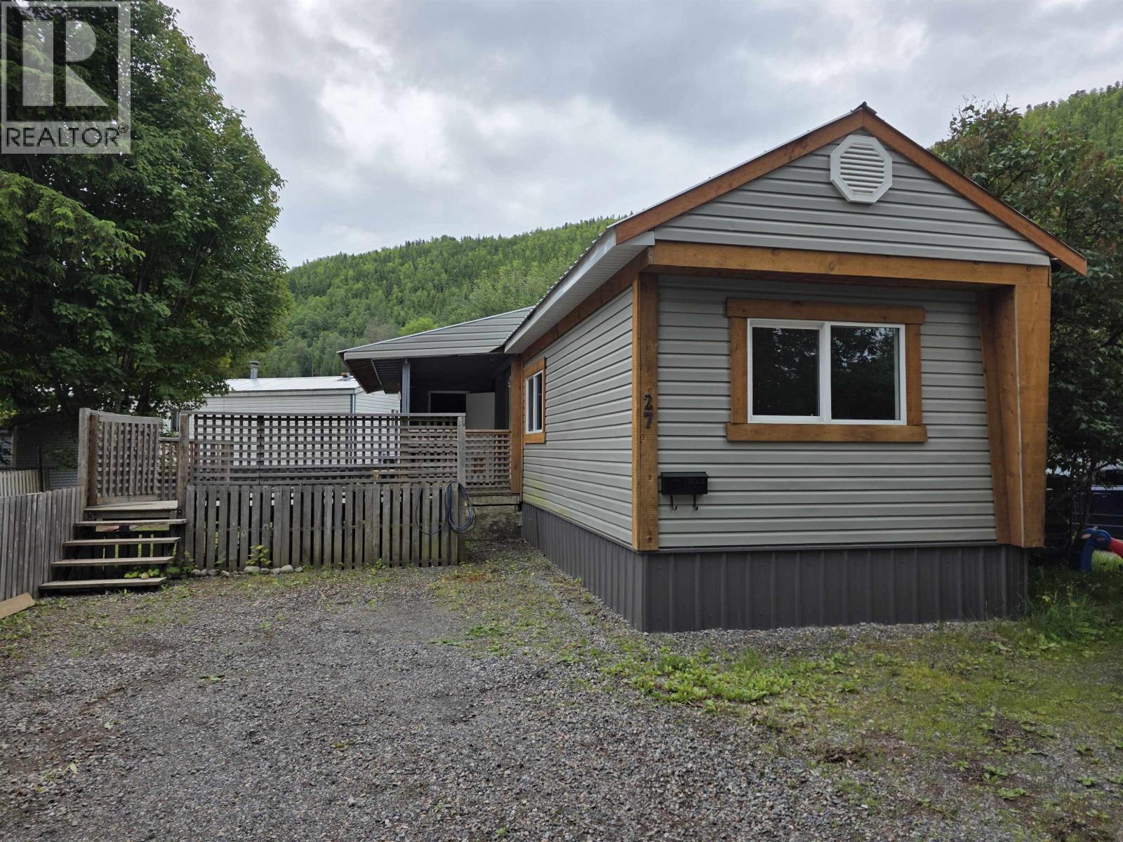 #27-4619 QUEENSWAY Drive, Terrace