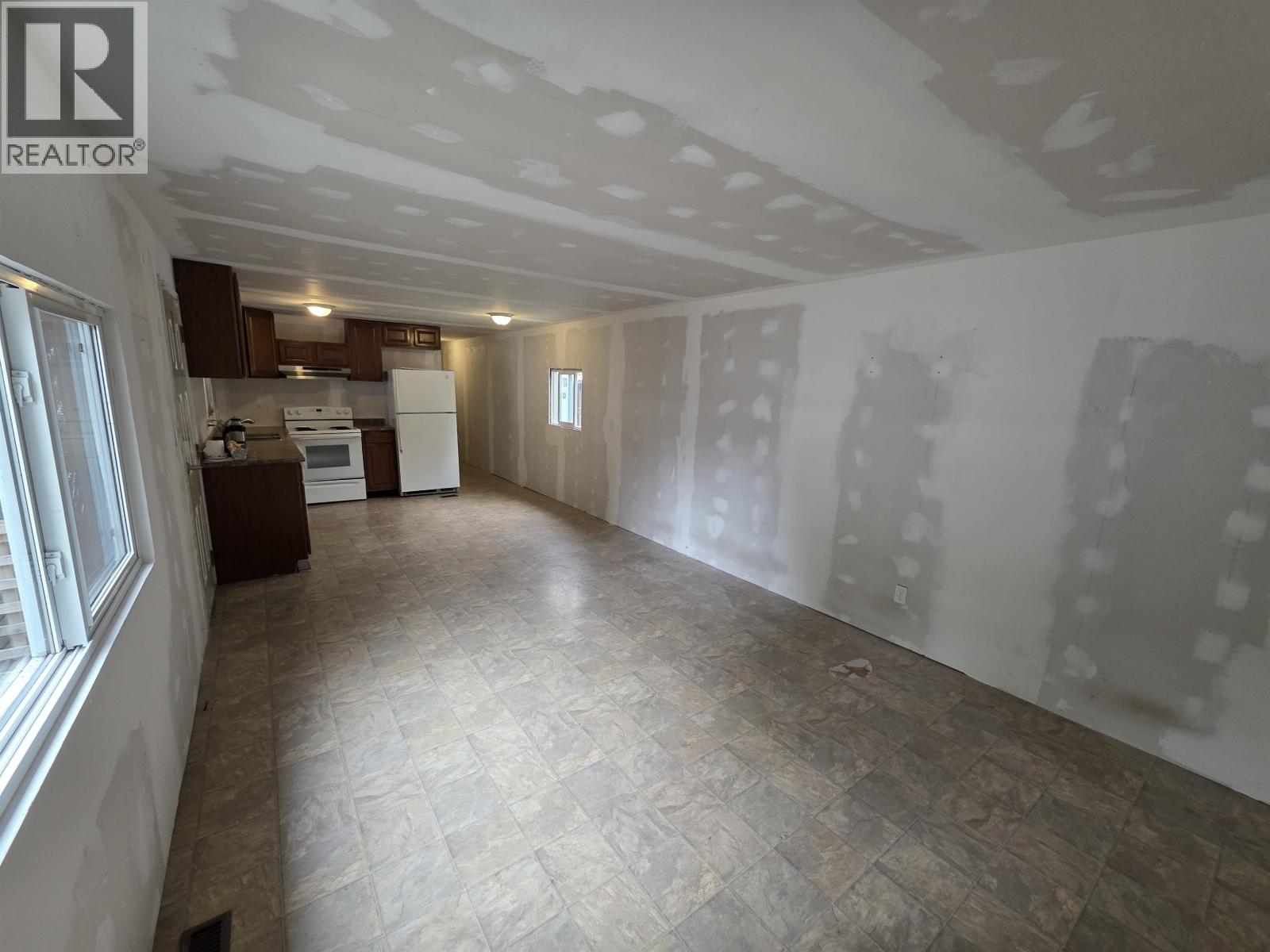 #27-4619 QUEENSWAY Drive, Terrace