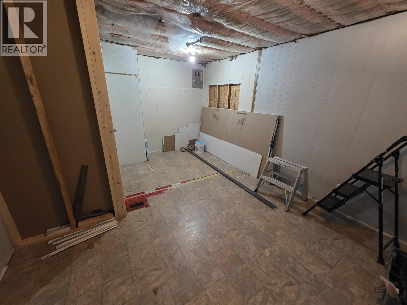 #27-4619 QUEENSWAY Drive, Terrace