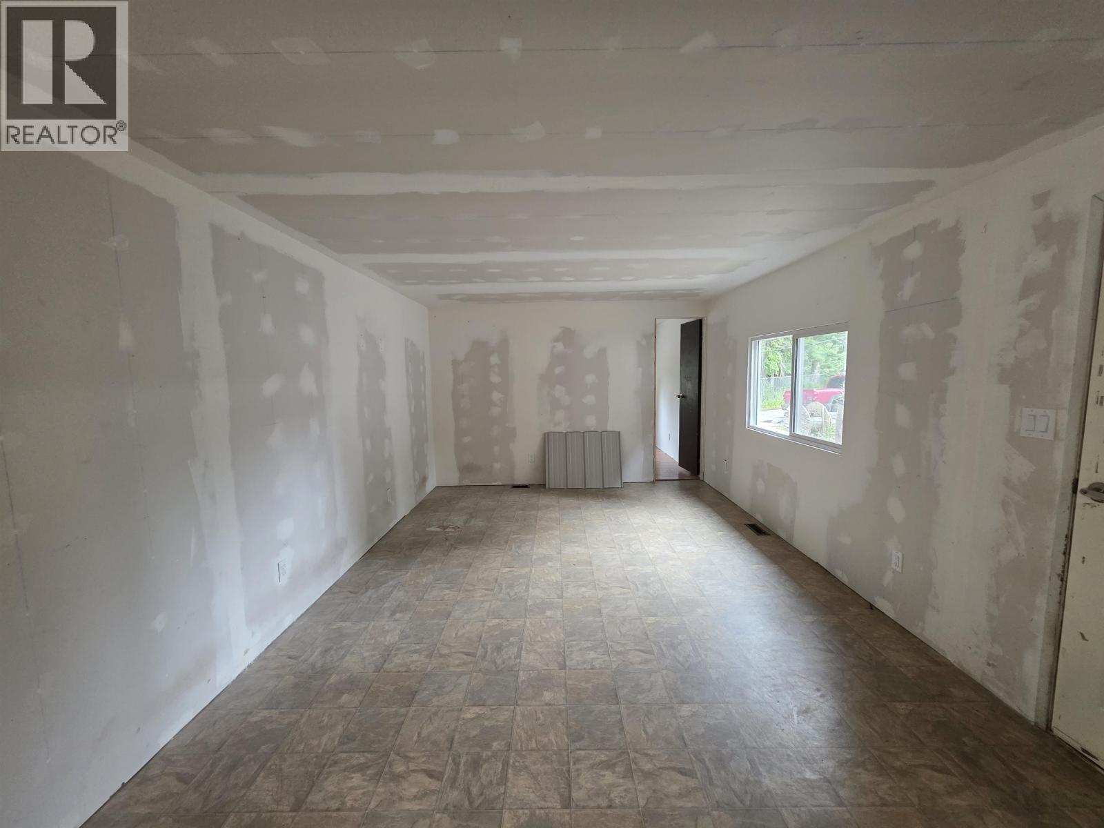 #27-4619 QUEENSWAY Drive, Terrace