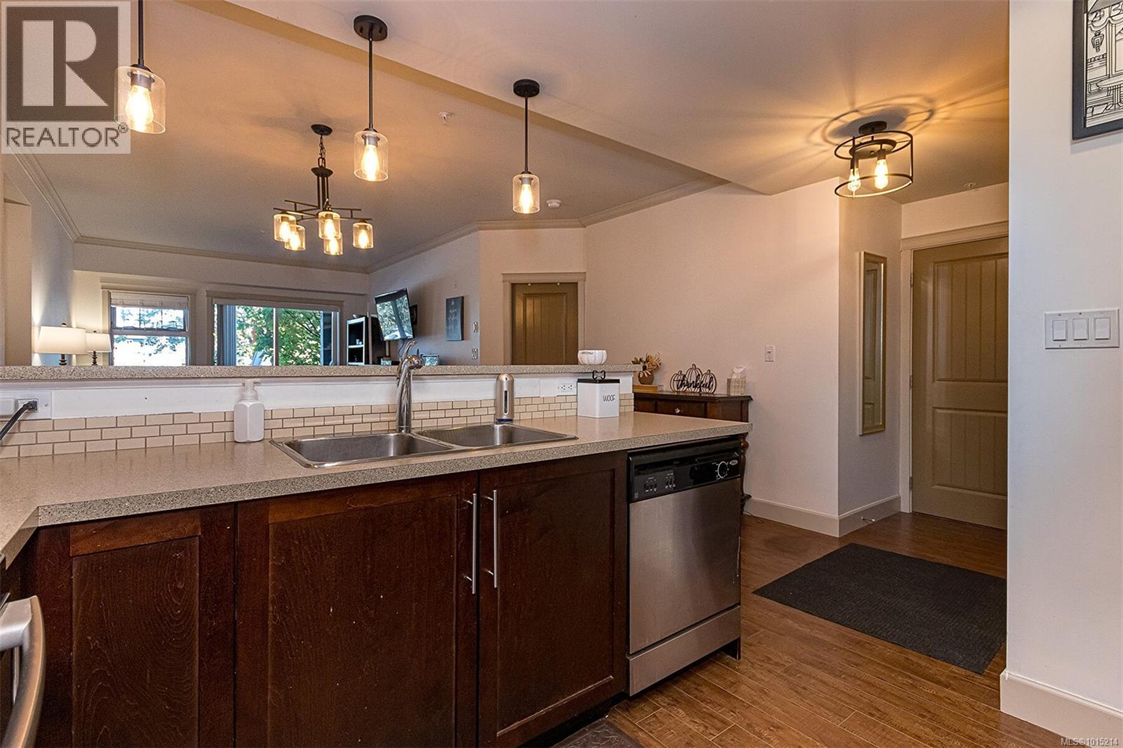 203 2881 Peatt Road, Langford