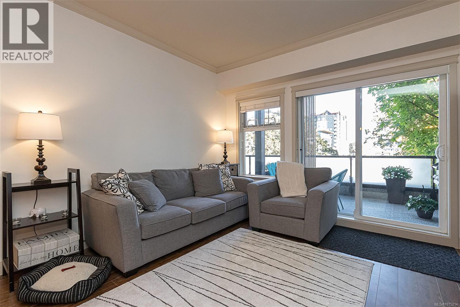 203 2881 Peatt Road, Langford