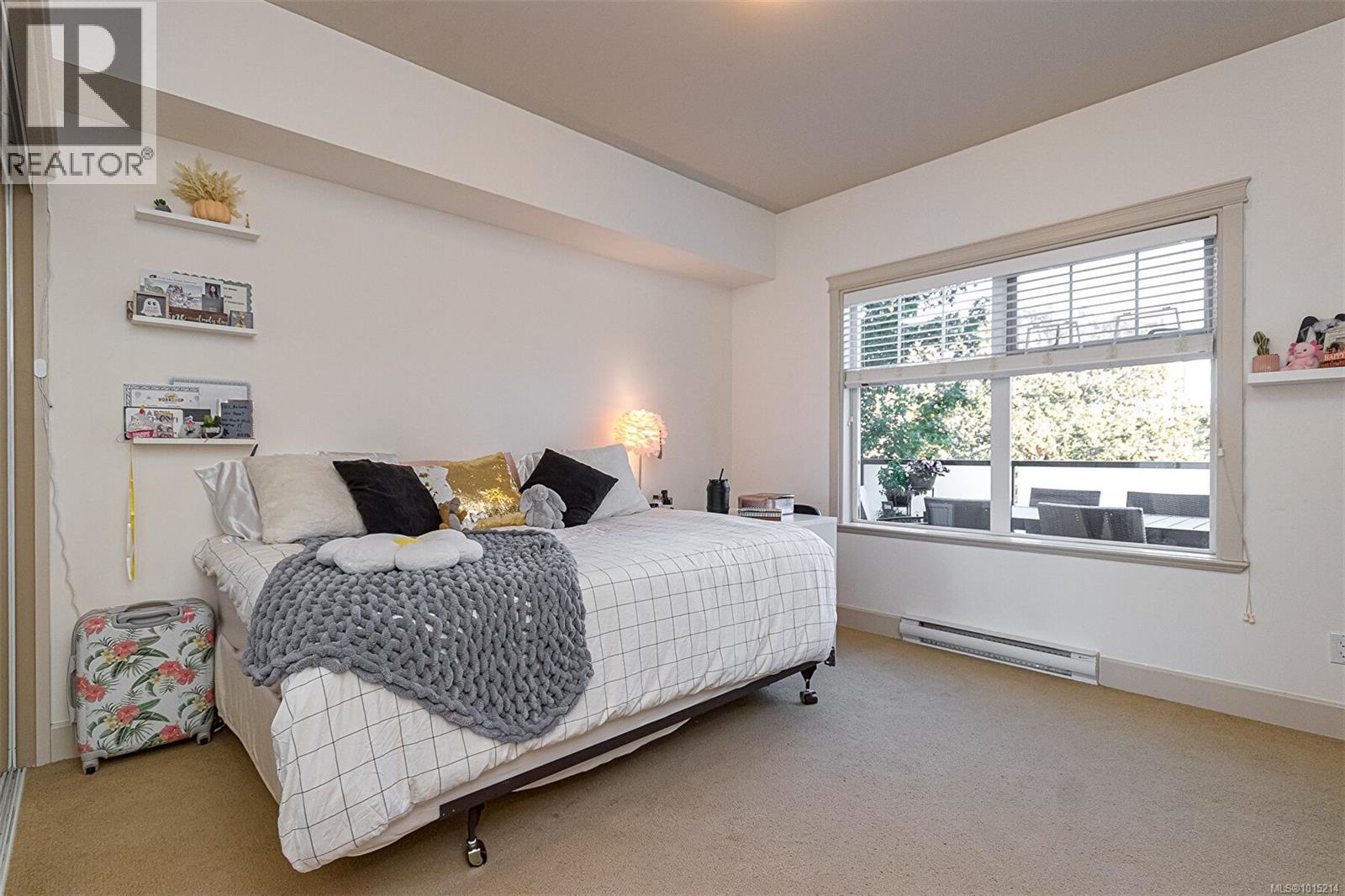 203 2881 Peatt Road, Langford