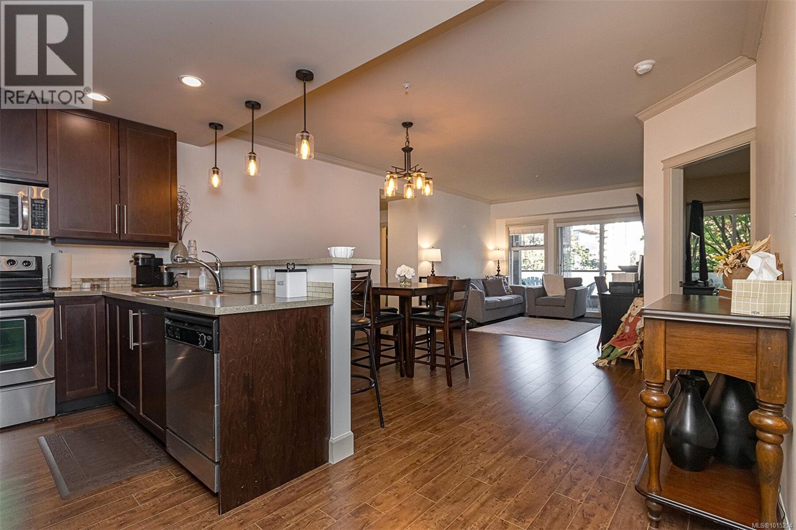 203 2881 Peatt Road, Langford