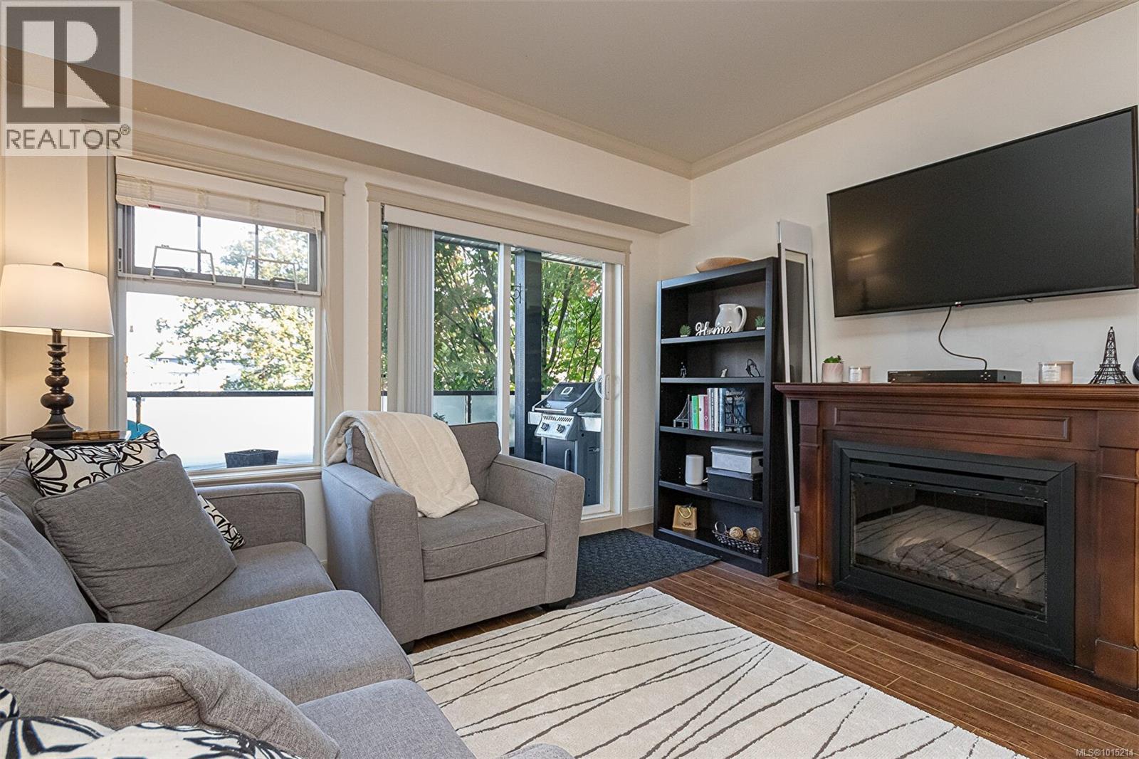 203 2881 Peatt Road, Langford