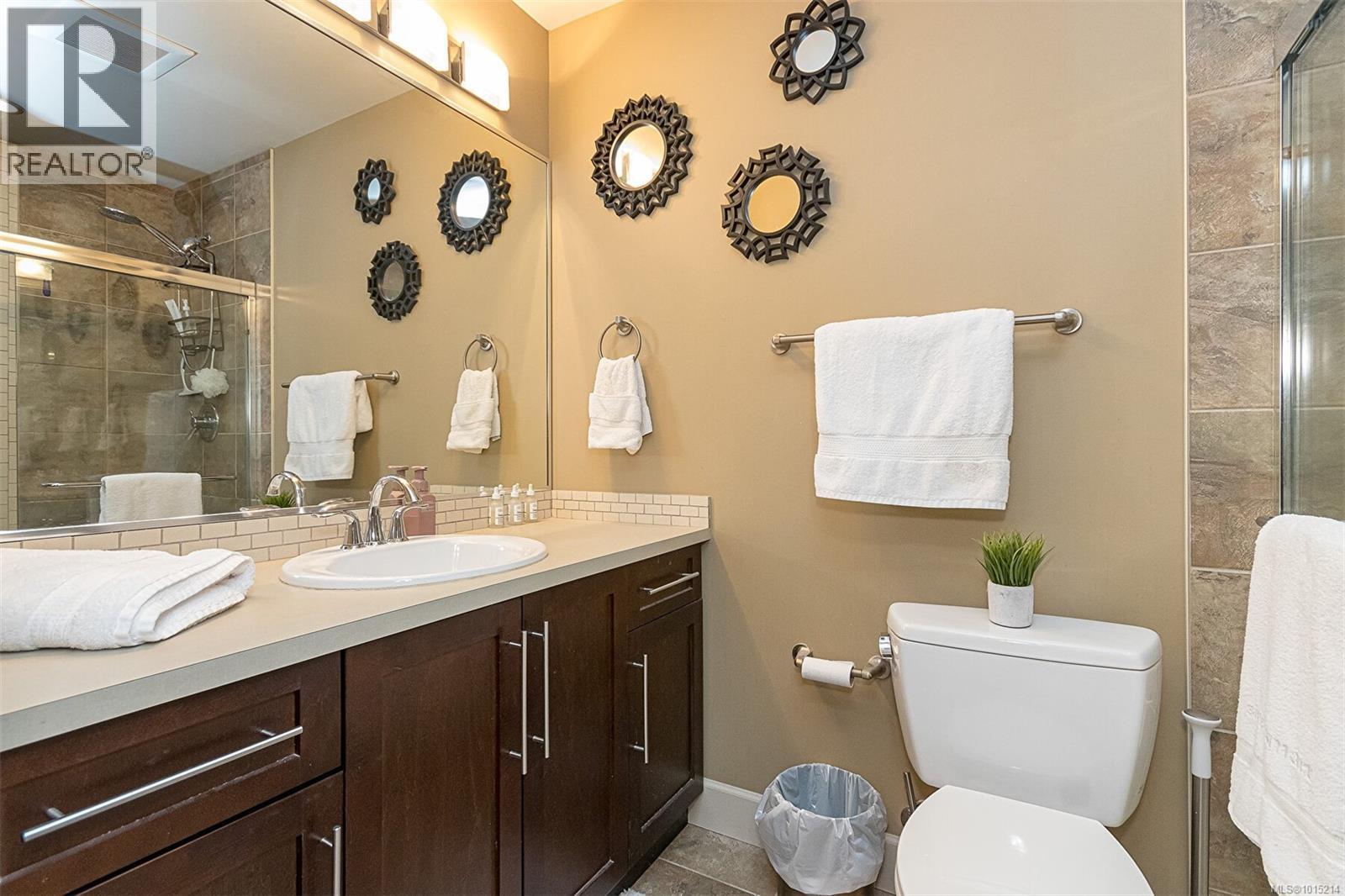 203 2881 Peatt Road, Langford
