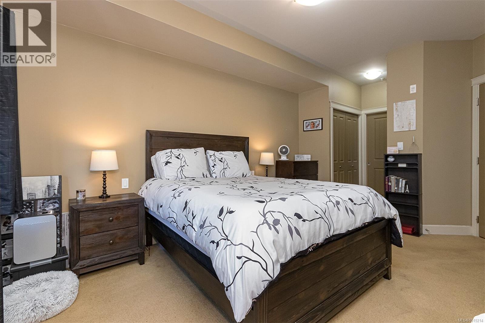203 2881 Peatt Road, Langford