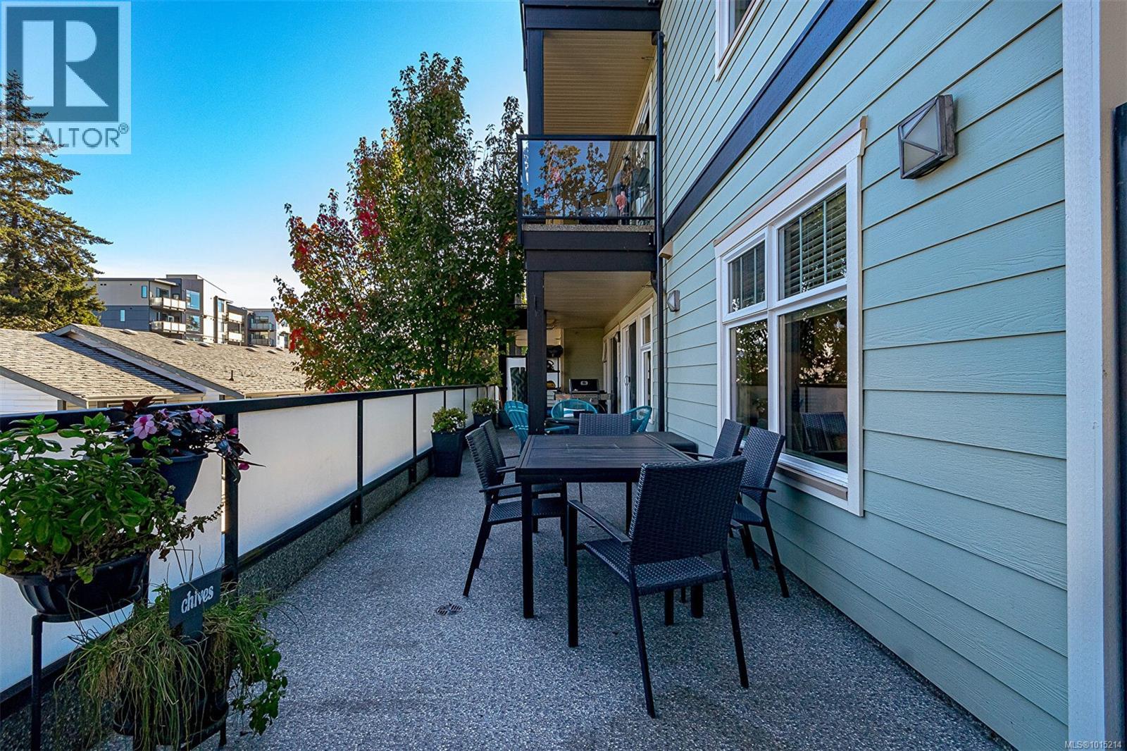 203 2881 Peatt Road, Langford