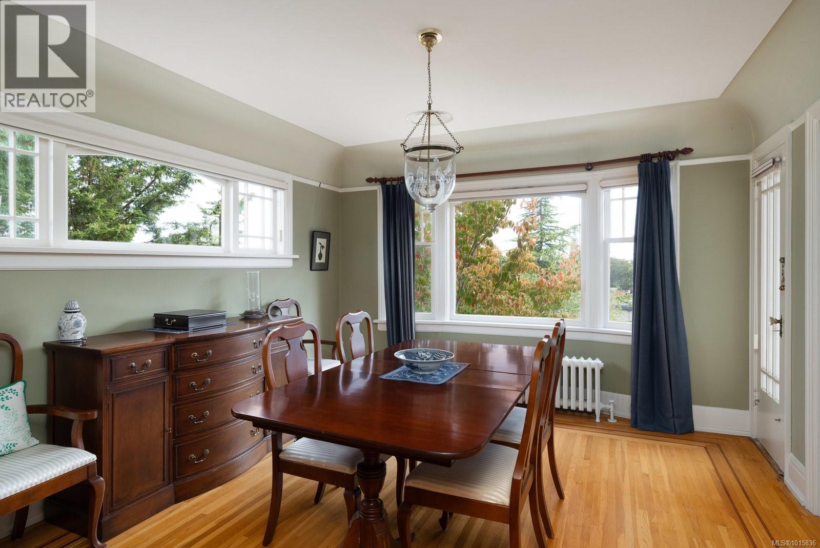  2162 Brighton Avenue, Oak Bay