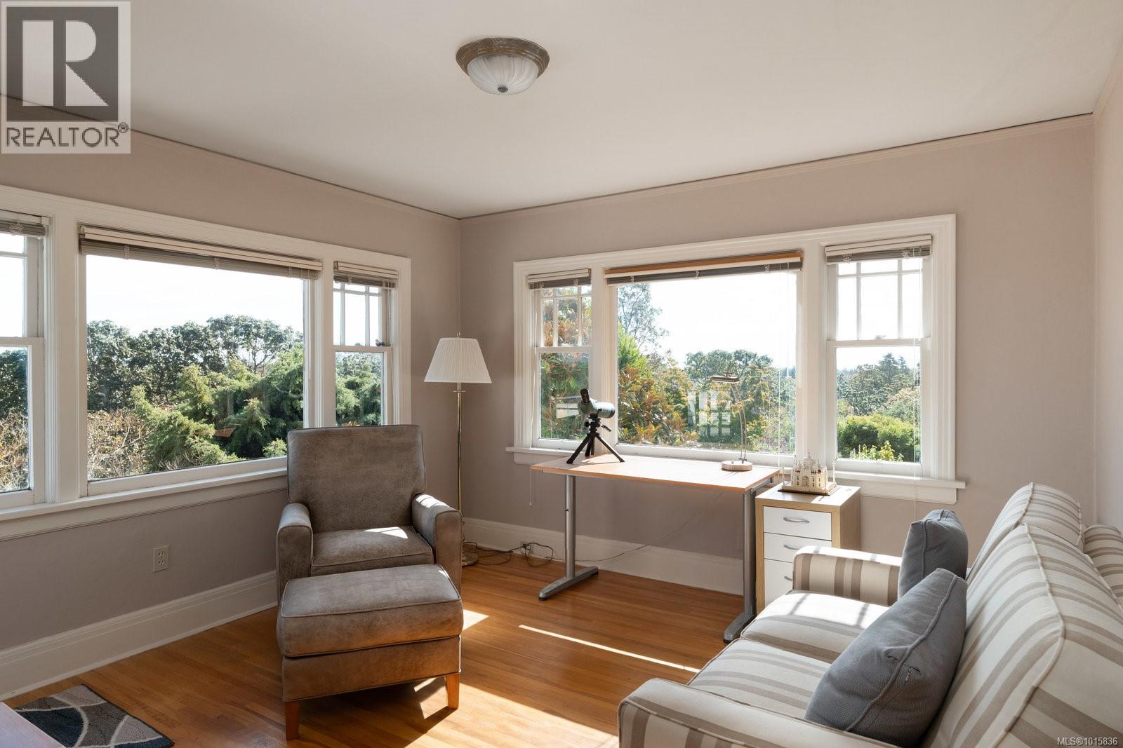  2162 Brighton Avenue, Oak Bay
