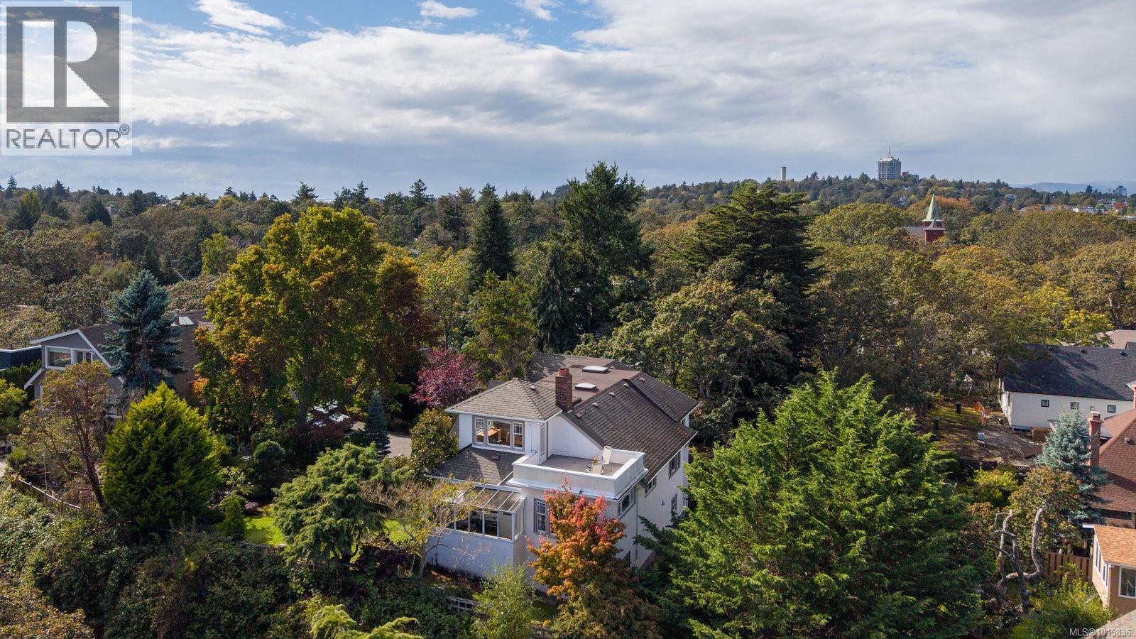  2162 Brighton Avenue, Oak Bay