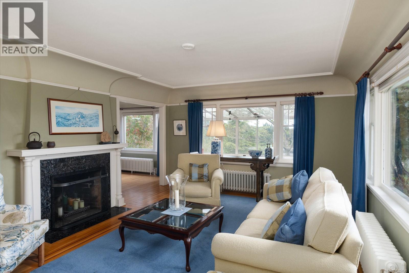  2162 Brighton Avenue, Oak Bay