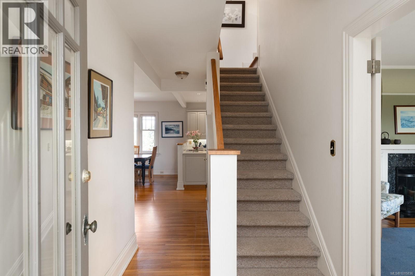  2162 Brighton Avenue, Oak Bay