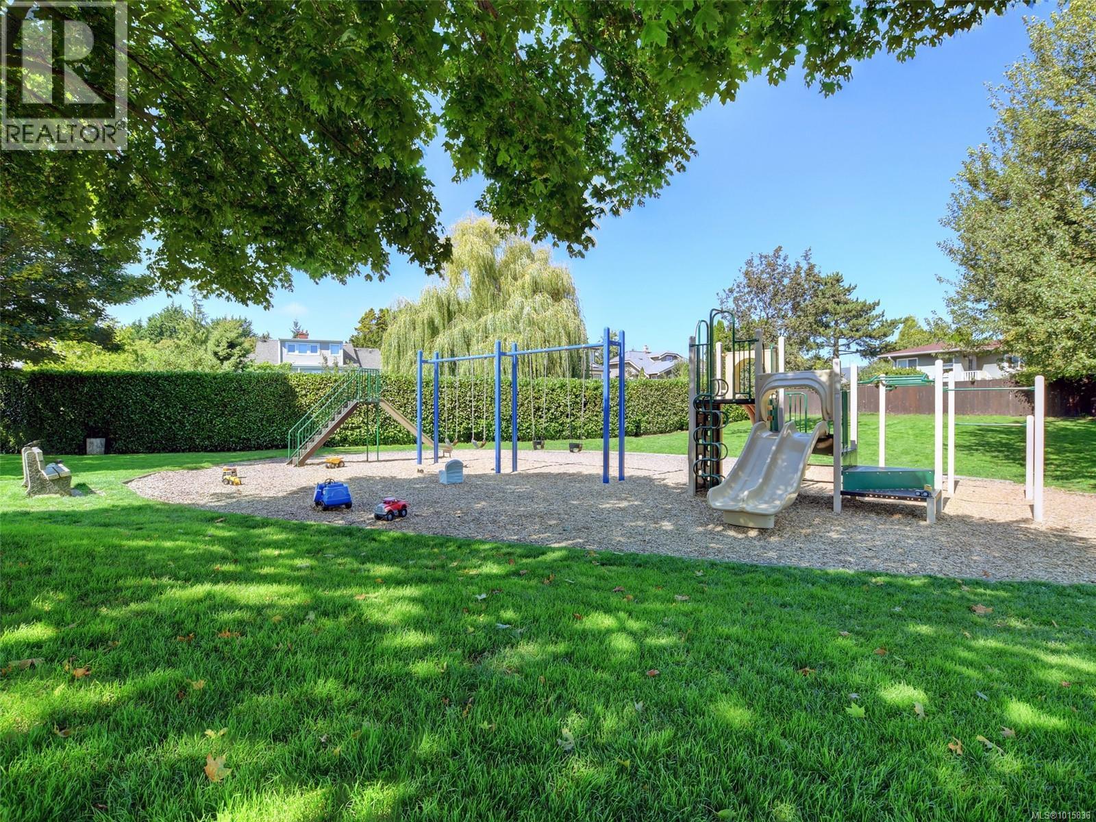  2162 Brighton Avenue, Oak Bay