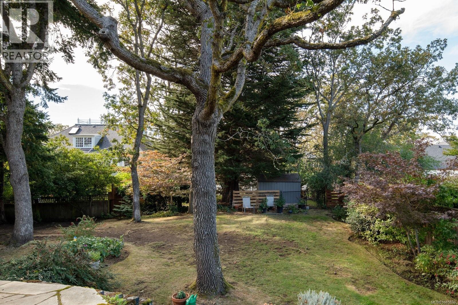  2162 Brighton Avenue, Oak Bay