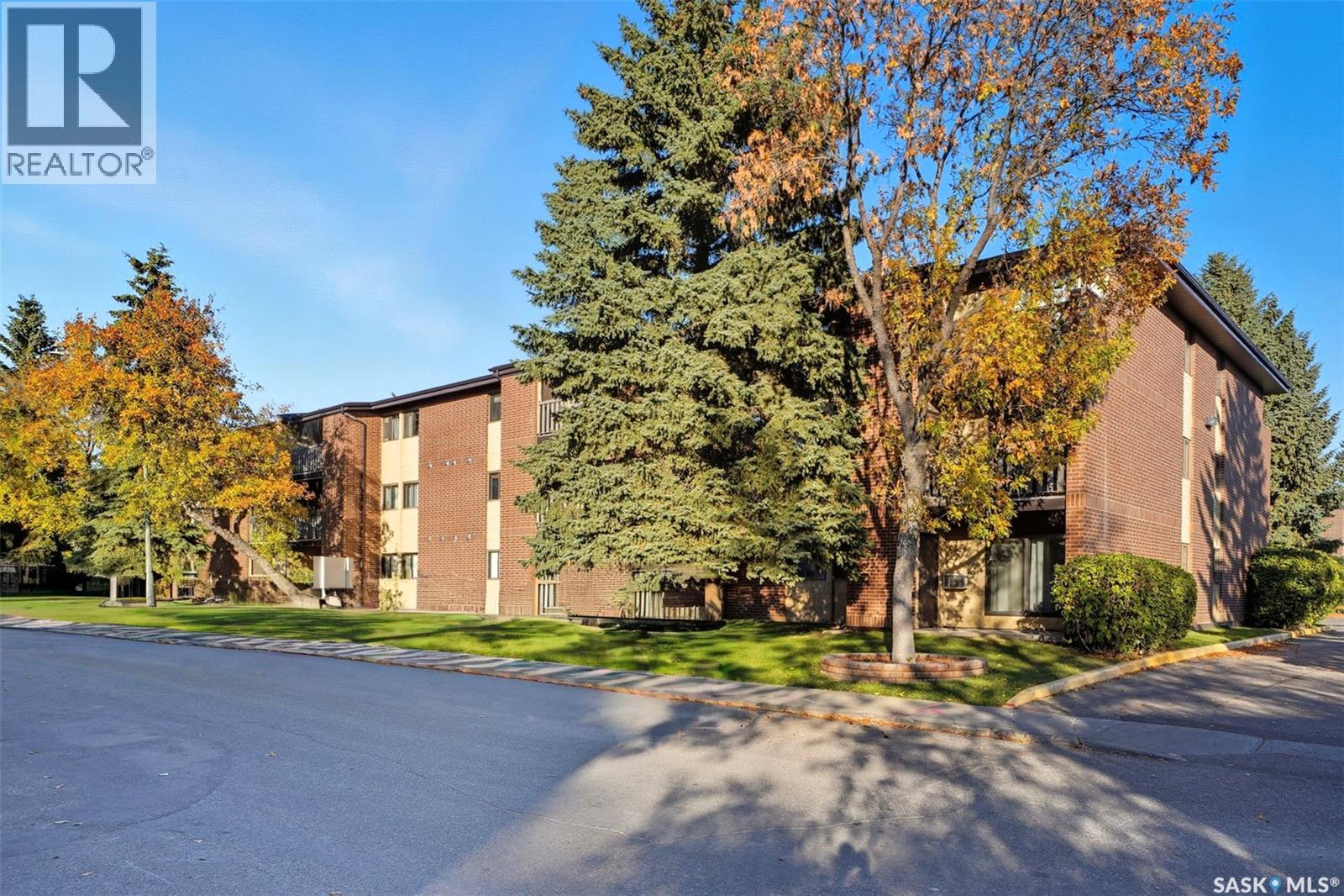 Single Family House Low rise for Sale in   Tait CRESCENT Saskatoon 