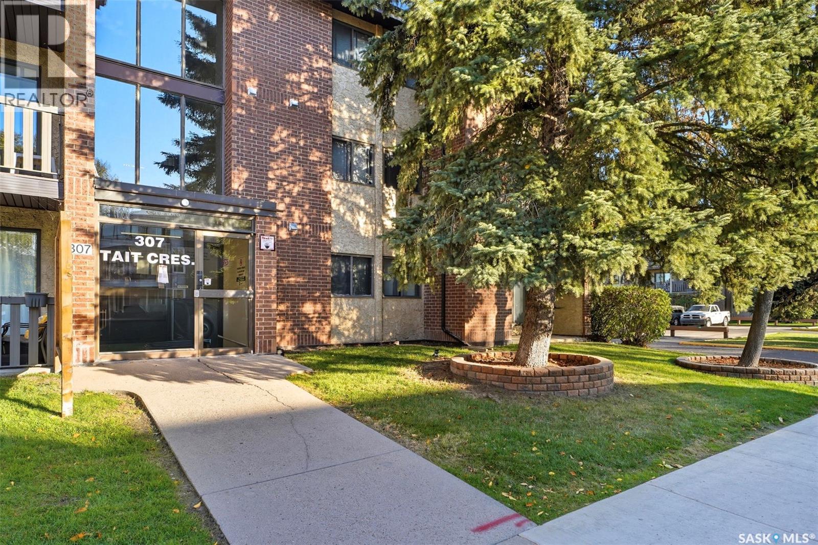 Single Family House Low rise for Sale in   Tait CRESCENT Saskatoon 