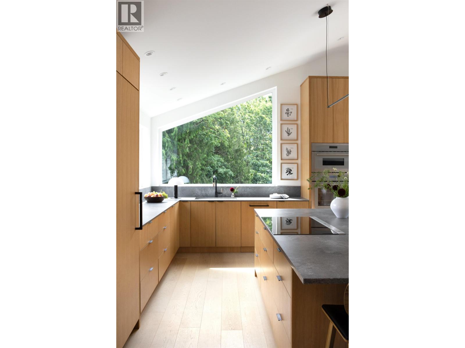 38243 VISTA CRESCENT, Squamish