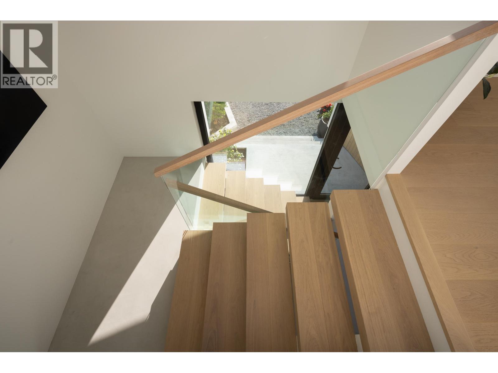 38243 VISTA CRESCENT, Squamish