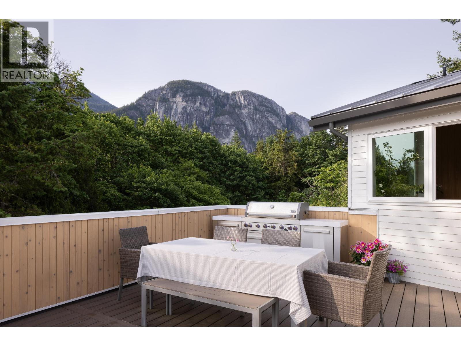 38243 VISTA CRESCENT, Squamish