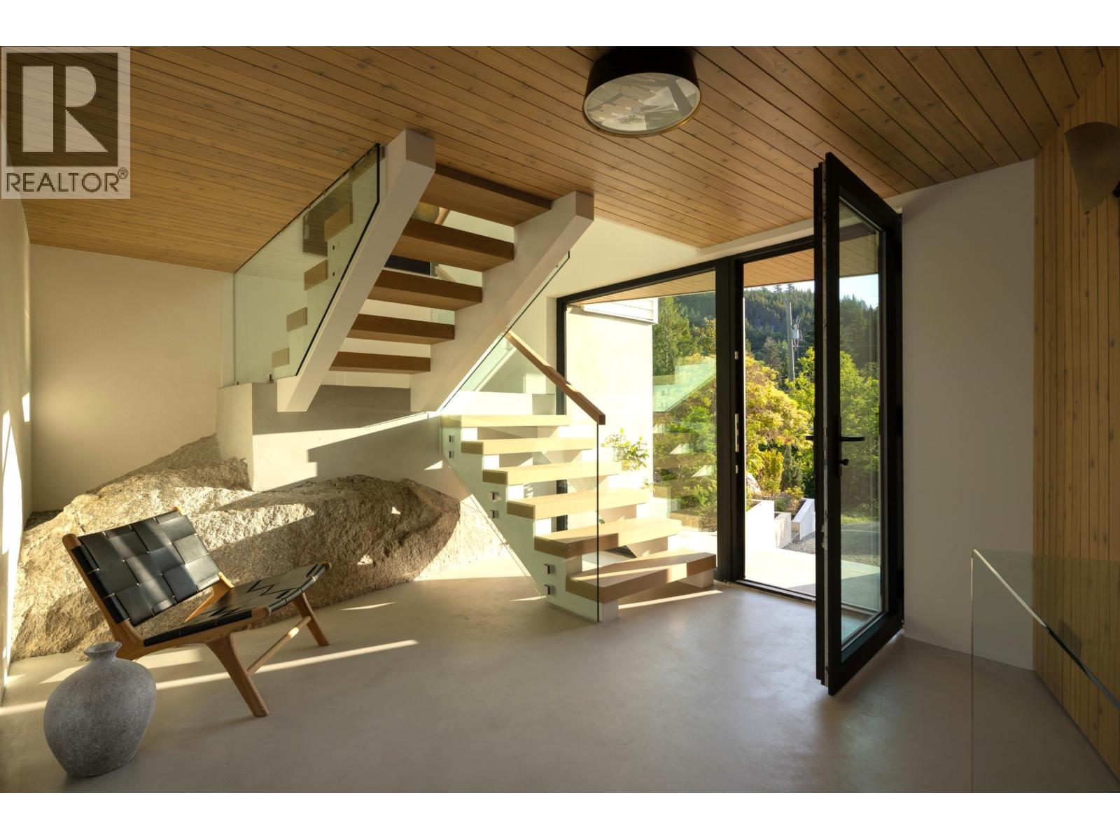 38243 VISTA CRESCENT, Squamish