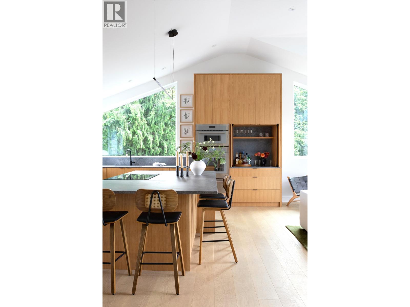 38243 VISTA CRESCENT, Squamish