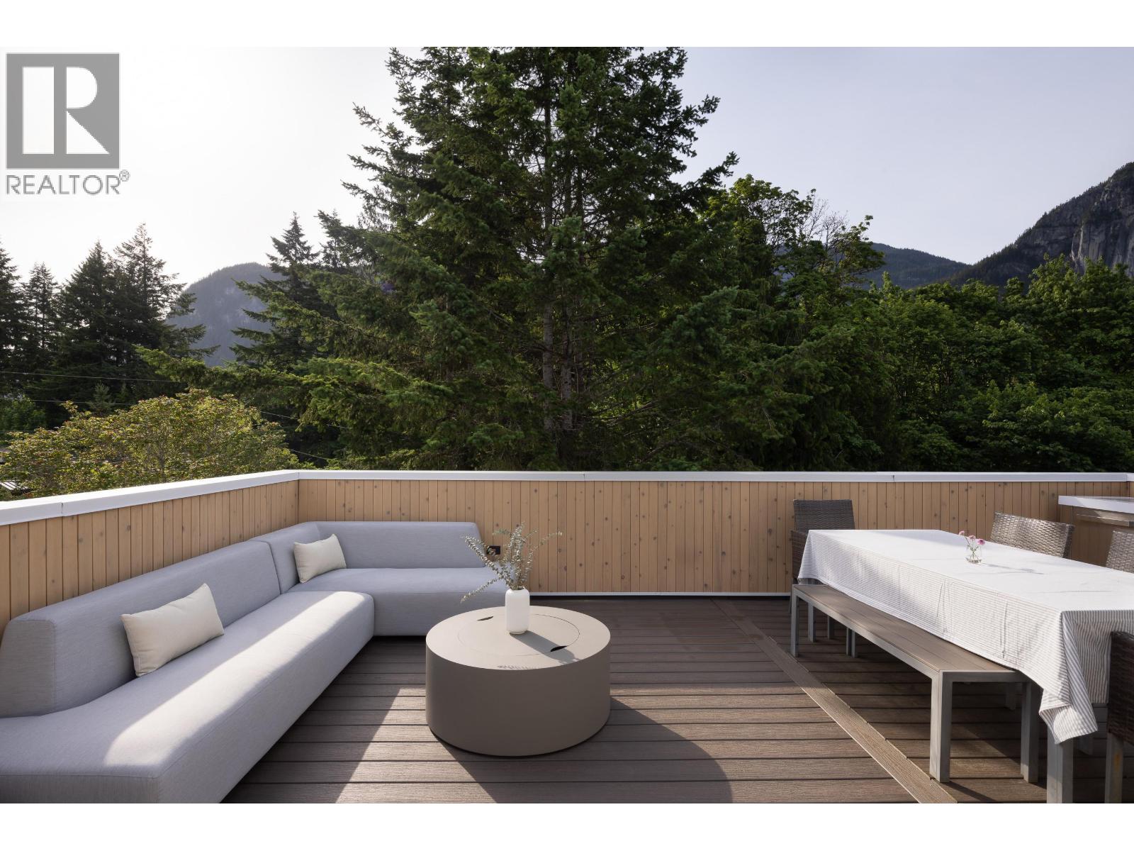 38243 VISTA CRESCENT, Squamish