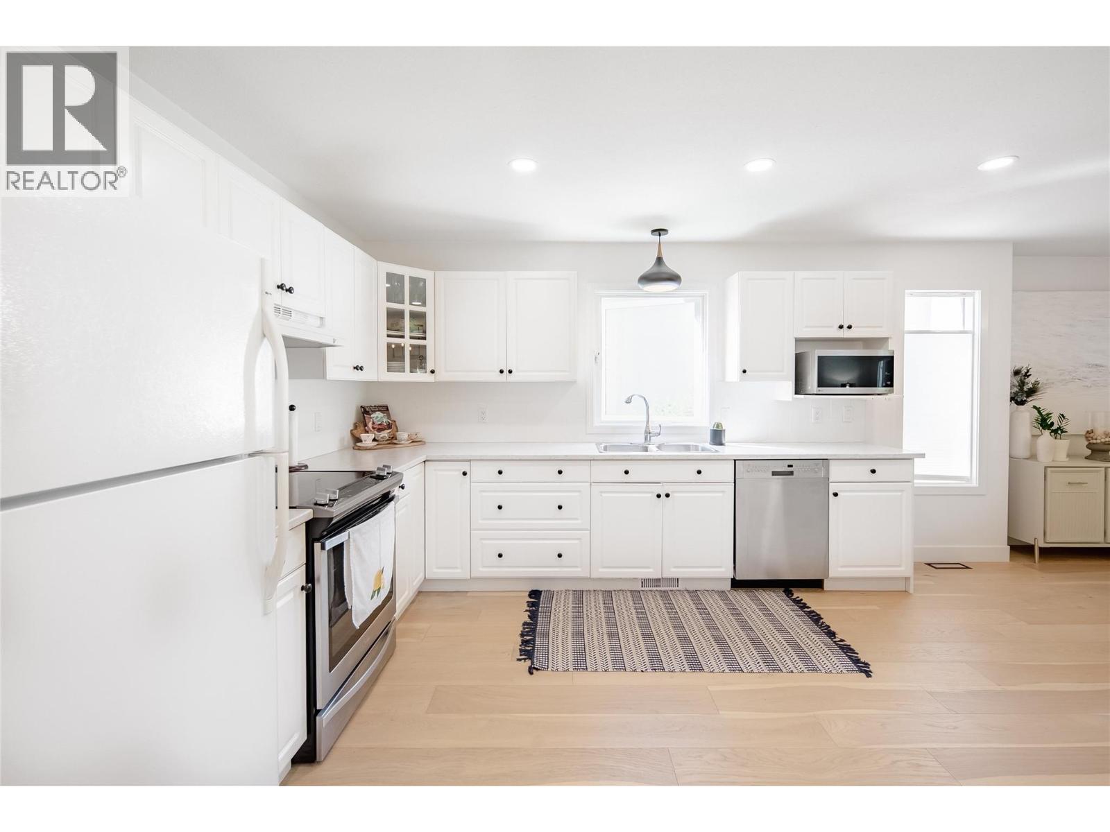 310 650 Lexington Drive, Kelowna