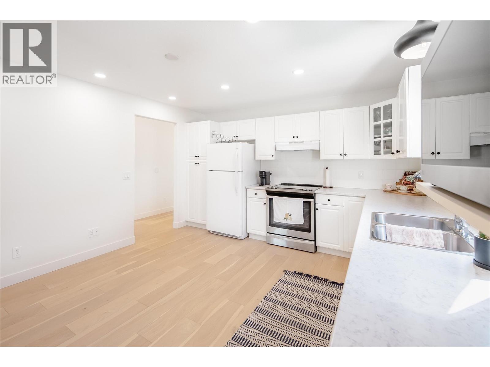 310 650 Lexington Drive, Kelowna