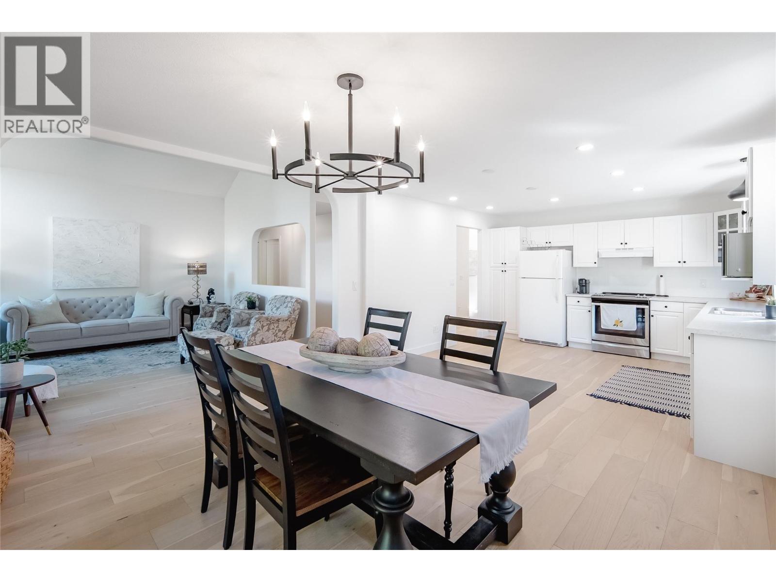310 650 Lexington Drive, Kelowna