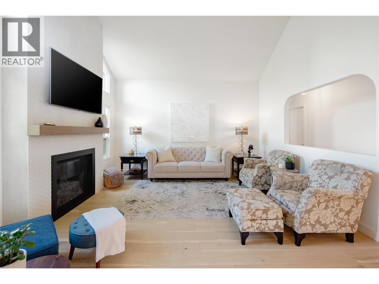 310 650 Lexington Drive, Kelowna