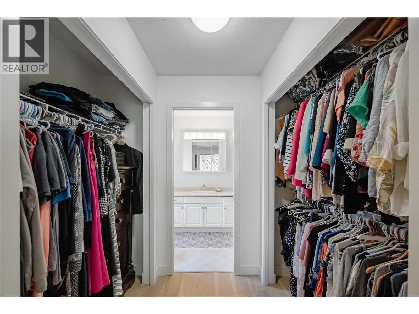 310 650 Lexington Drive, Kelowna