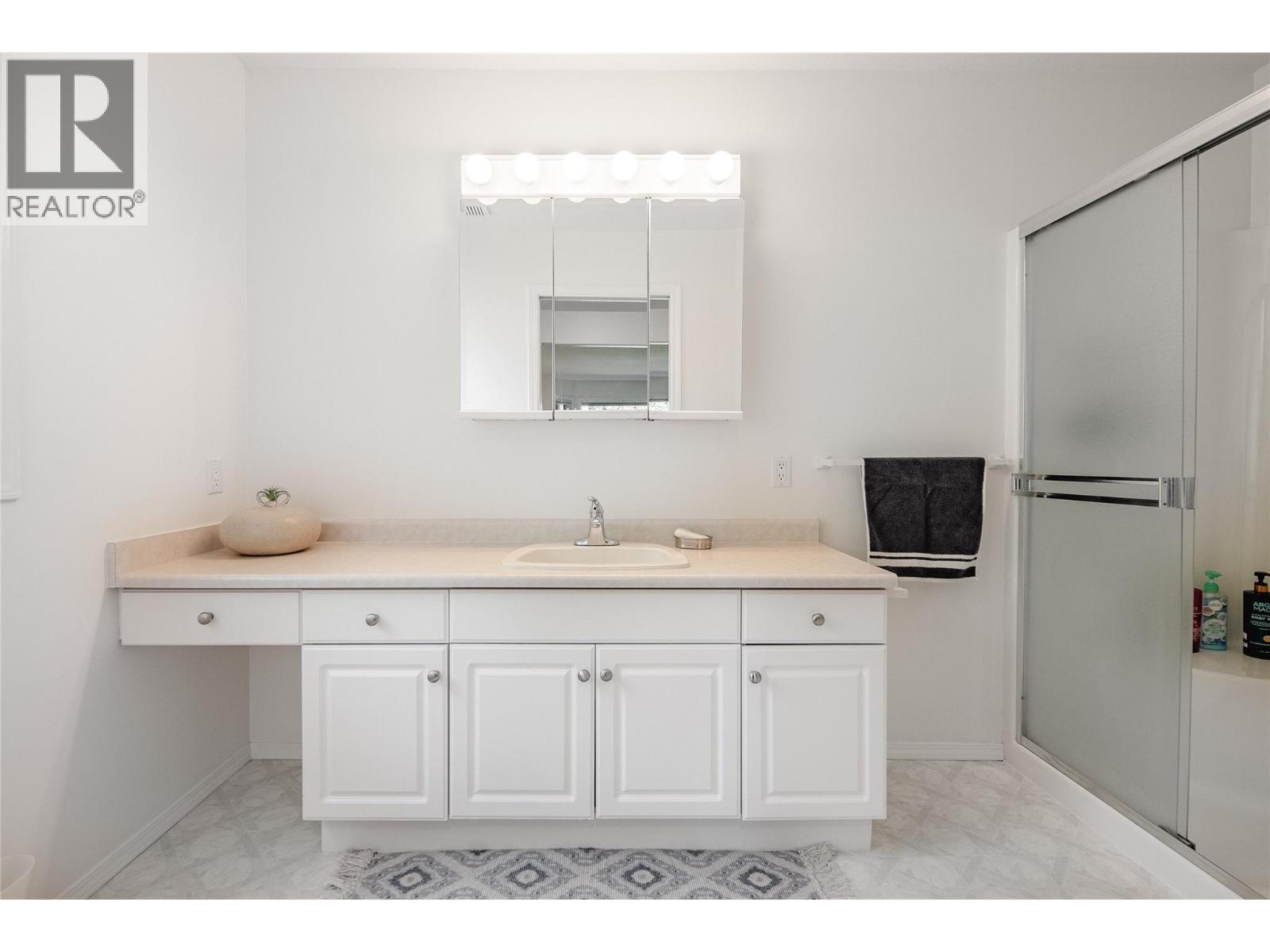 310 650 Lexington Drive, Kelowna