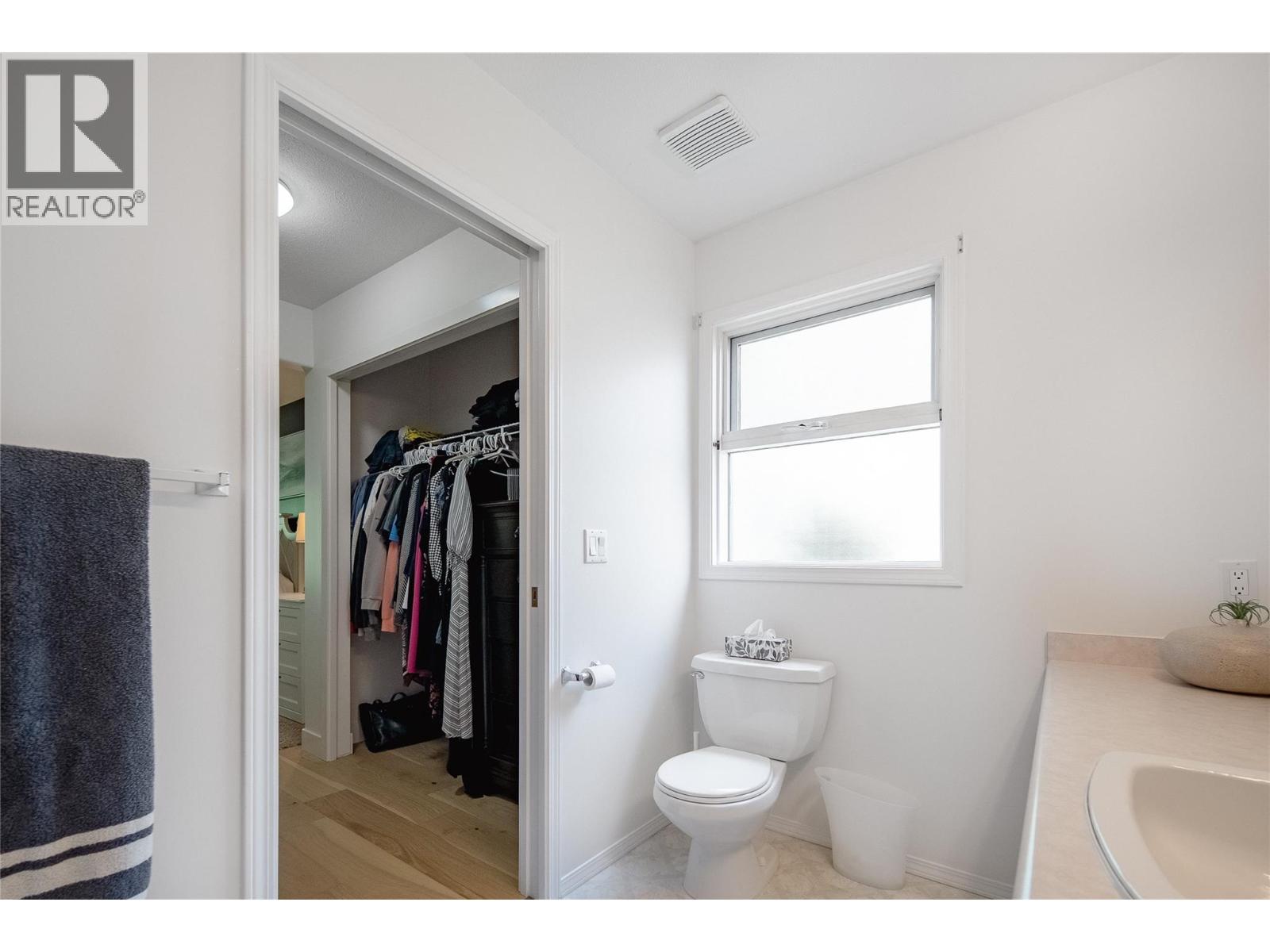 310 650 Lexington Drive, Kelowna