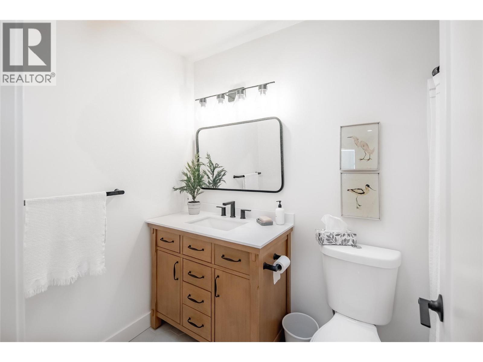 310 650 Lexington Drive, Kelowna