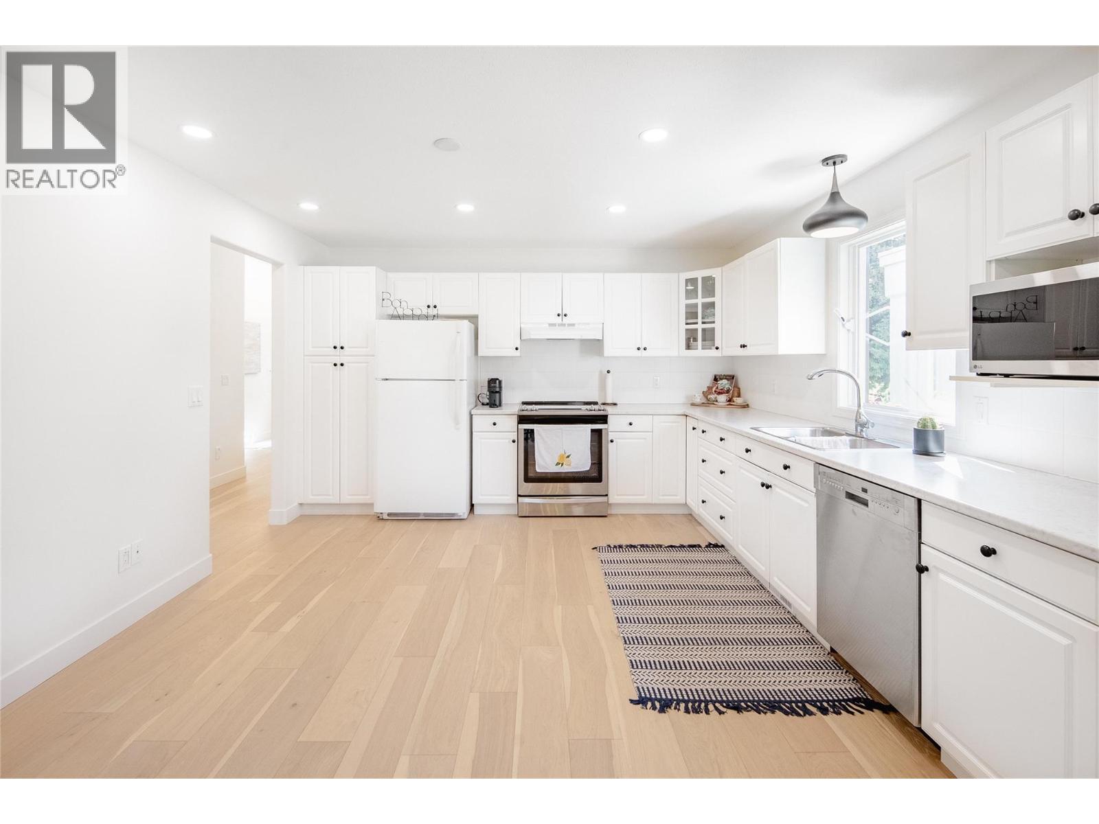 310 650 Lexington Drive, Kelowna