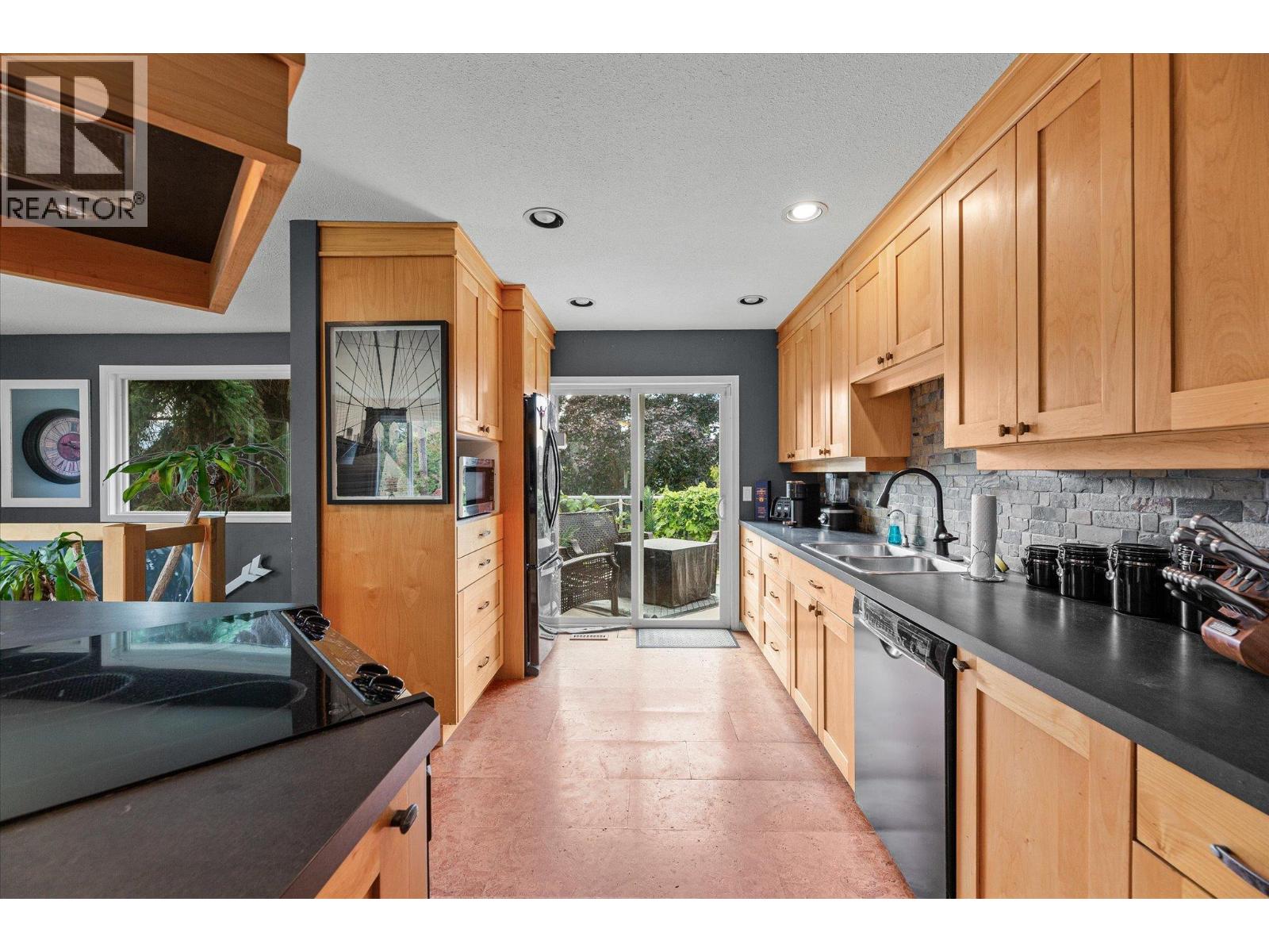  1234 Oswell Drive, Kelowna