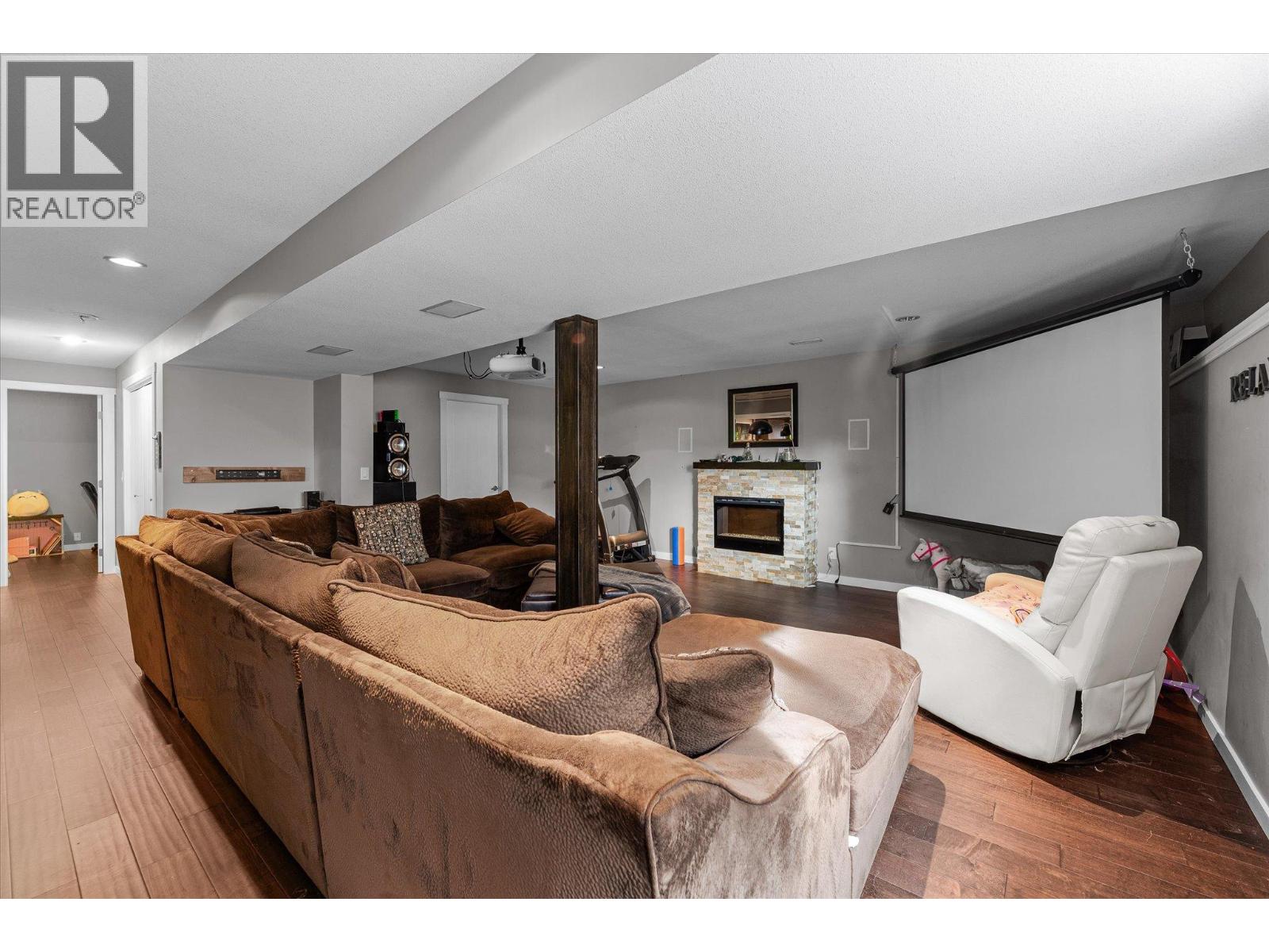  1234 Oswell Drive, Kelowna