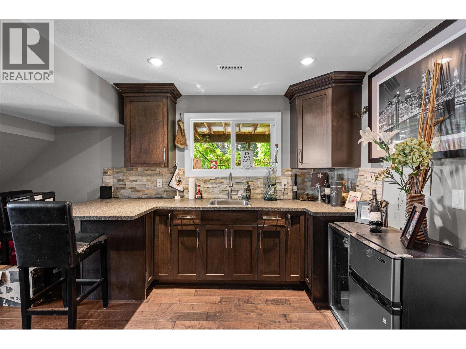  1234 Oswell Drive, Kelowna