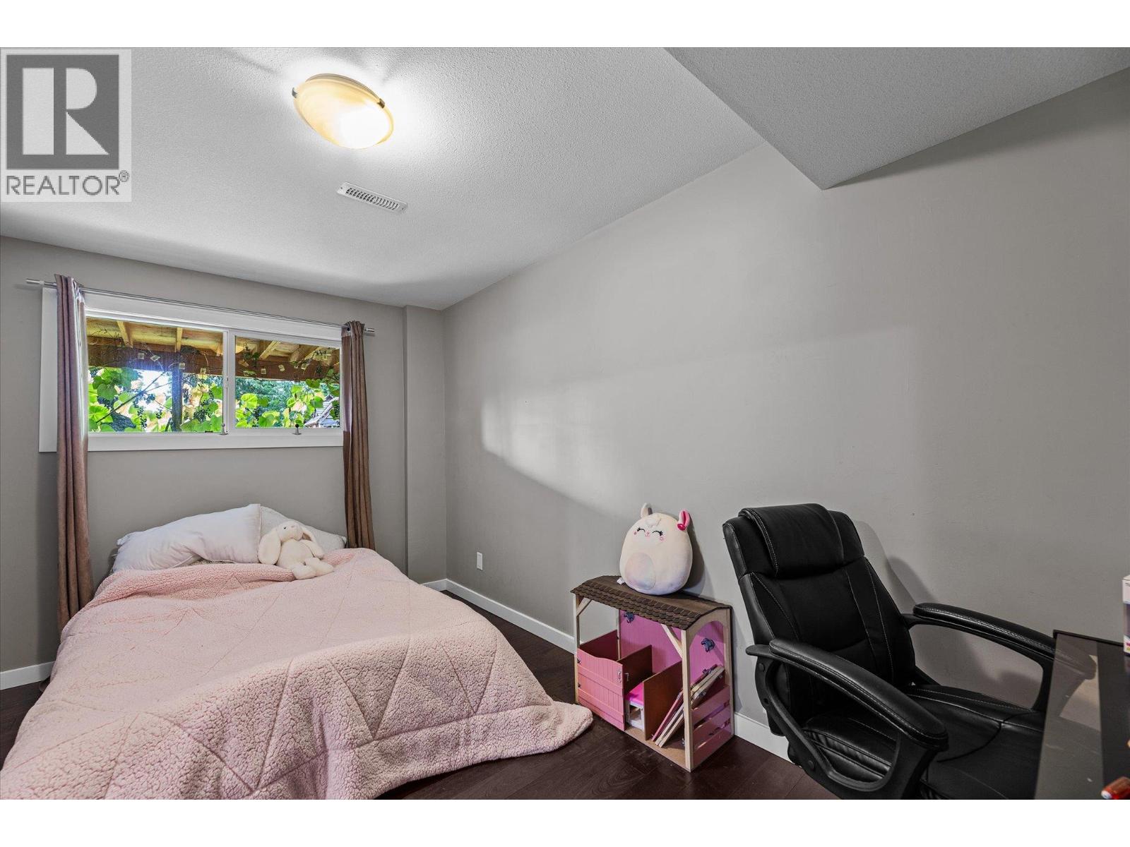  1234 Oswell Drive, Kelowna